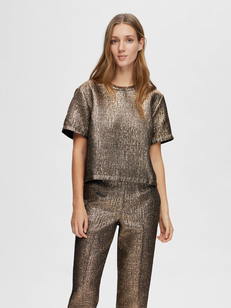 Selected TOP, Gold Colour, highres - 16094200_GoldColour_003.jpg