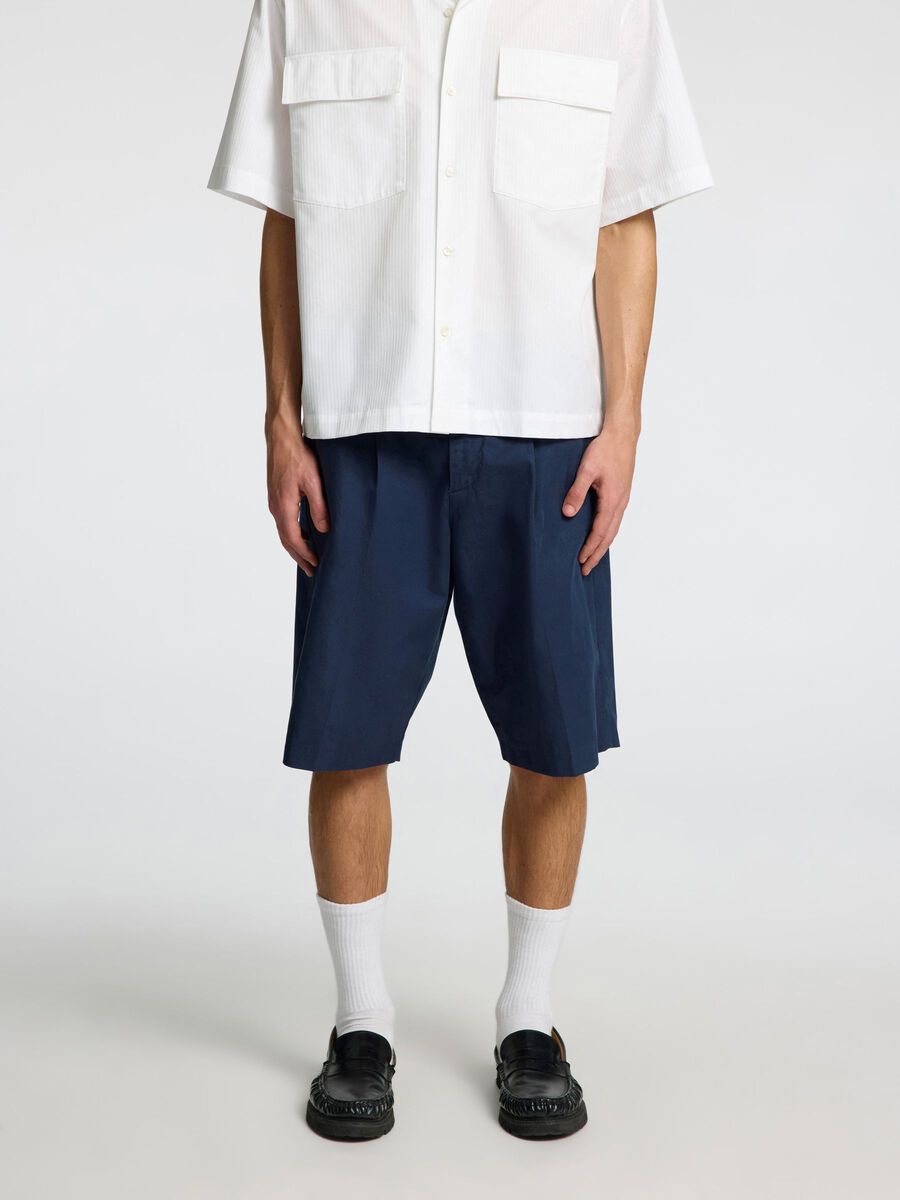 Selected LOOSE FIT CHINO SHORTS, Outer Space, highres - 16099047_OuterSpace_003.jpg