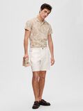 Selected COMFORT FIT SHORTS, Cloud Dancer, highres - 16087638_CloudDancer_008.jpg