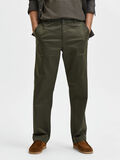 Selected 220 LOOSE FIT FLEX CHINOS, Forest Night, highres - 16080159_ForestNight_003.jpg