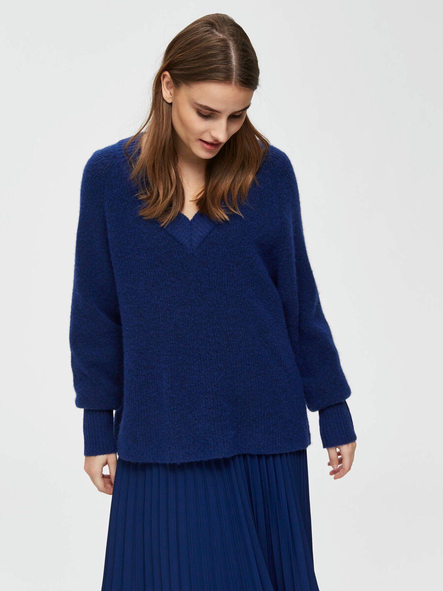 Selected SWETER, Blue Depths, highres - 16066328_BlueDepths_666611_003.jpg