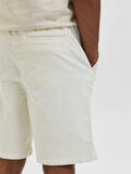 Selected CORDUROY SHORTS, Cloud Dancer, highres - 16083589_CloudDancer_006.jpg