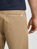 Selected 220 LOOSE FIT FLEX CHINO, Chinchilla, highres - 16080159_Chinchilla_006.jpg