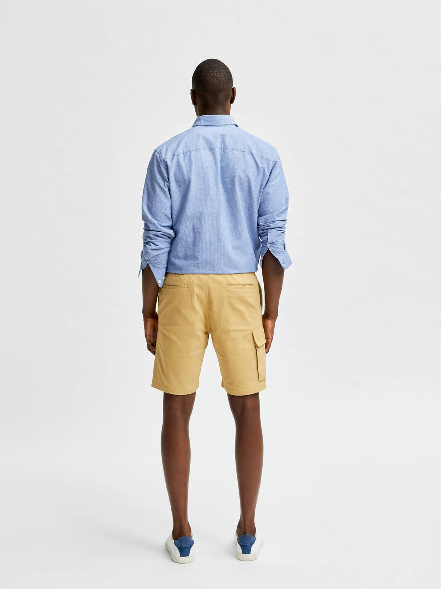 Selected ORGANIC COTTON CARGO SHORTS, Chinchilla, highres - 16081277_Chinchilla_004.jpg