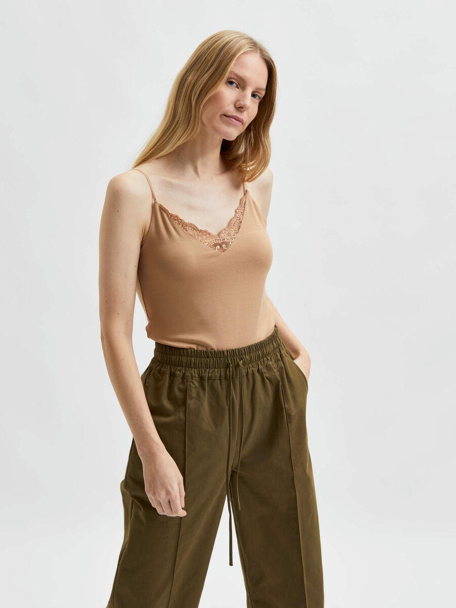 Selected KANT TOP, Tannin, highres - 16082401_Tannin_003.jpg