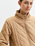 Selected QUILTED COAT, Tannin, highres - 16082400_Tannin_006.jpg