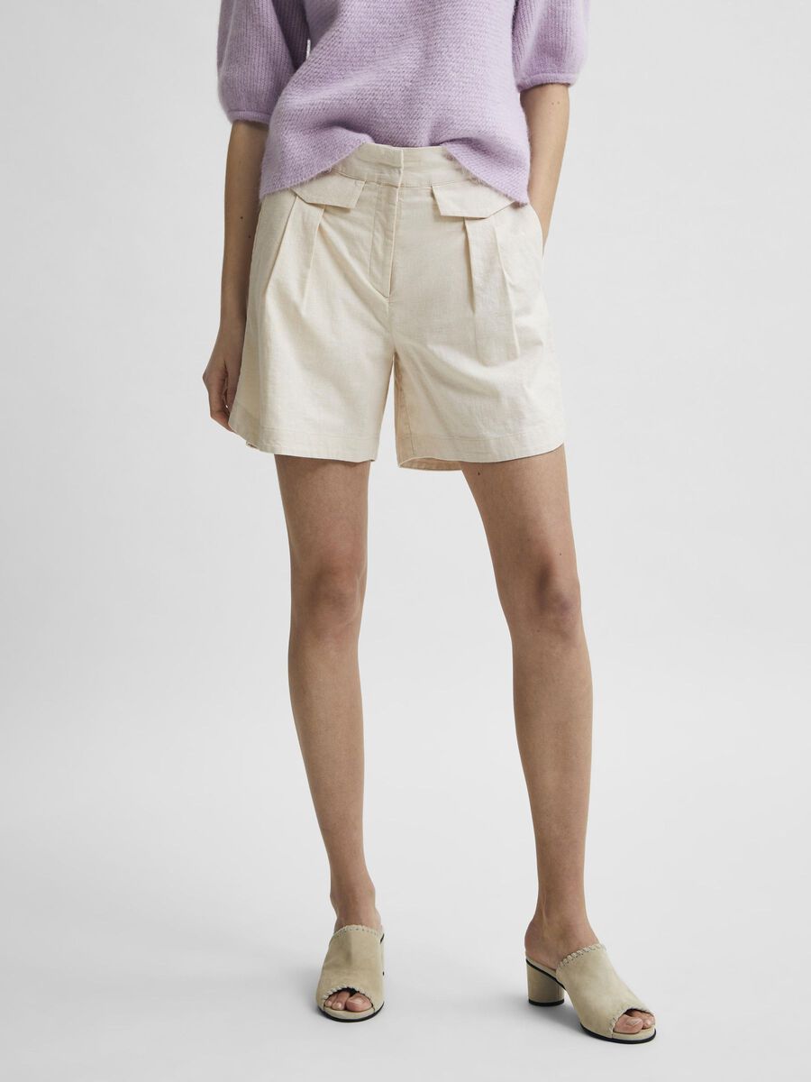 Selected LIN TRAPÈZE SUR MESURE SHORT, Sandshell, highres - 16078999_Sandshell_003.jpg