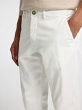 Selected 175 SLIM FIT FLEX CHINO, Cloud Dancer, highres - 16087663_CloudDancer_006.jpg