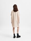 Selected OVERSIZED SATIN KORT KJOLE, Birch, highres - 16068194_Birch_004.jpg