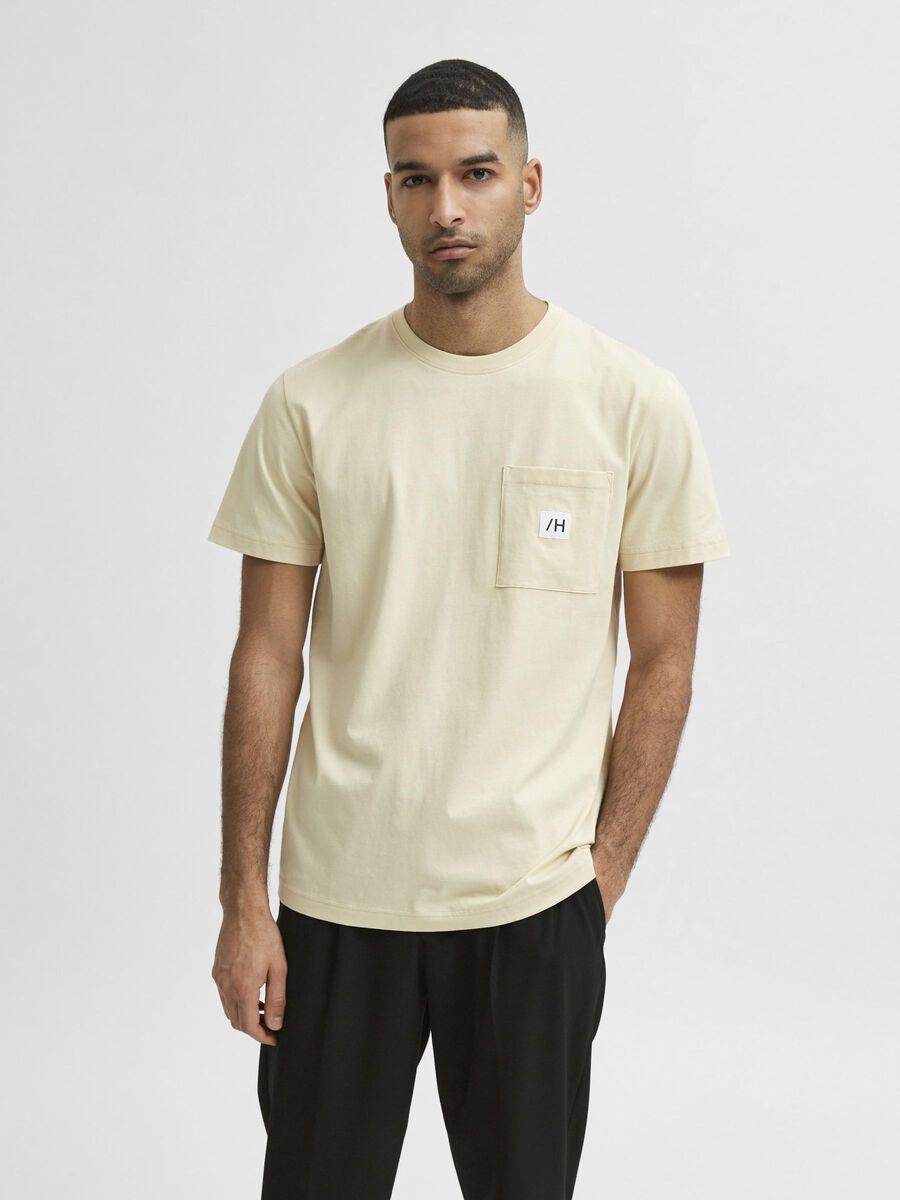 Selected LOGO DE POCHE T-SHIRT, Bleached Sand, highres - 16078843_BleachedSand_003.jpg