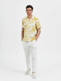 Selected FLORAL PRINT CUBAN COLLAR SHIRT, Golden Nugget, highres - 16087538_GoldenNugget_982018_005.jpg