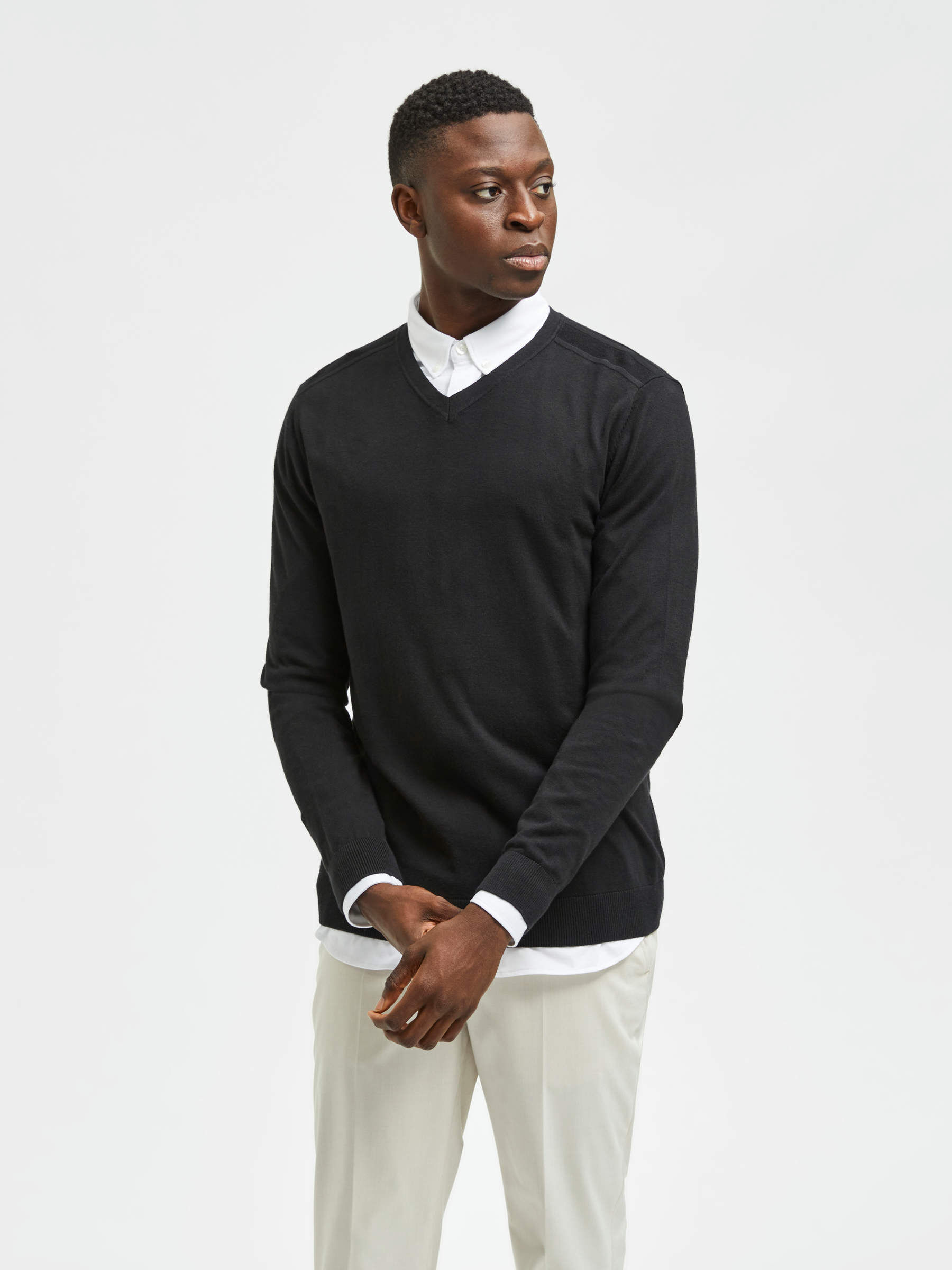 Men's v neck black jumper