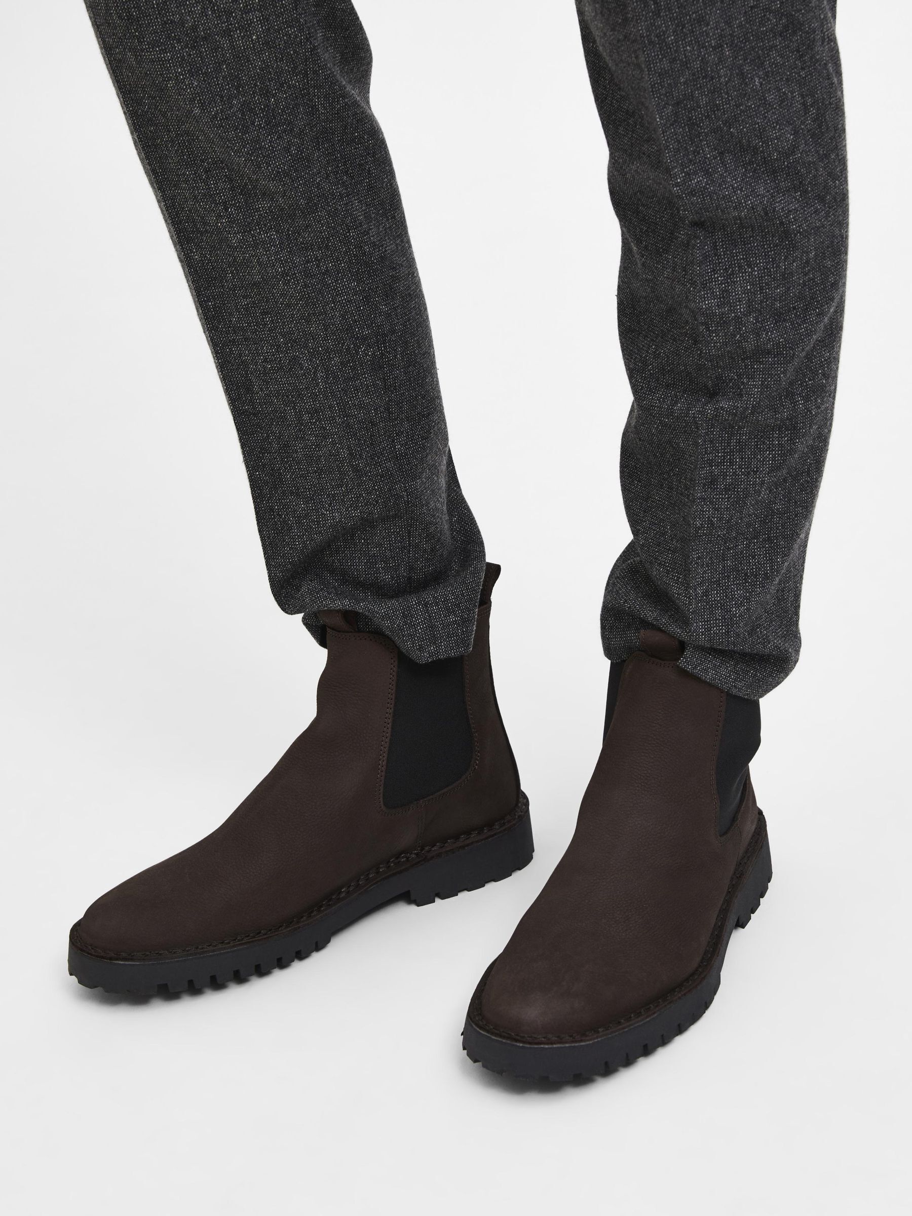 Chelsea boots nubuck 2025