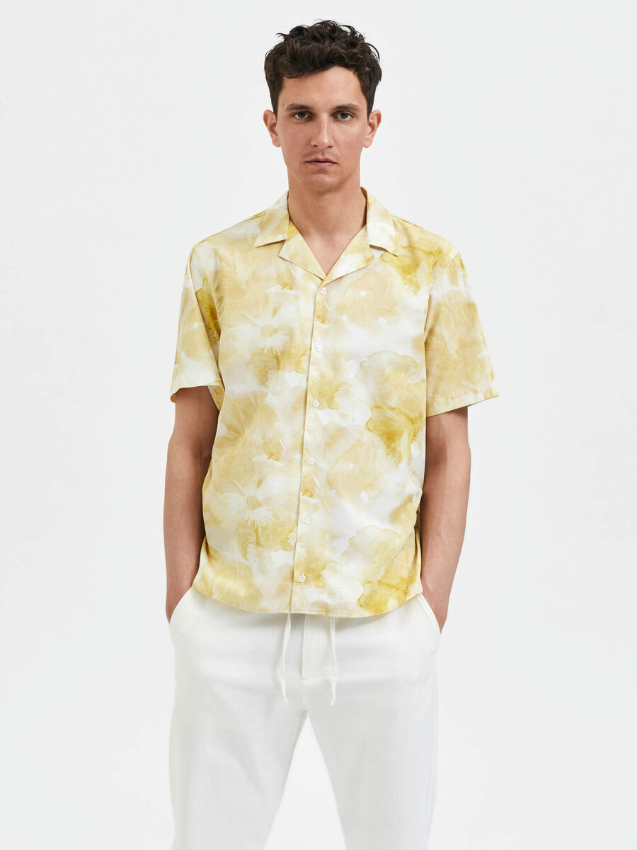 Selected FLORAL PRINT CUBAN COLLAR SHIRT, Golden Nugget, highres - 16087538_GoldenNugget_982018_003.jpg