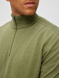 Selected HALF-ZIP PULL EN MAILLE, Vineyard Green, highres - 16074687_VineyardGreen_779218_006.jpg