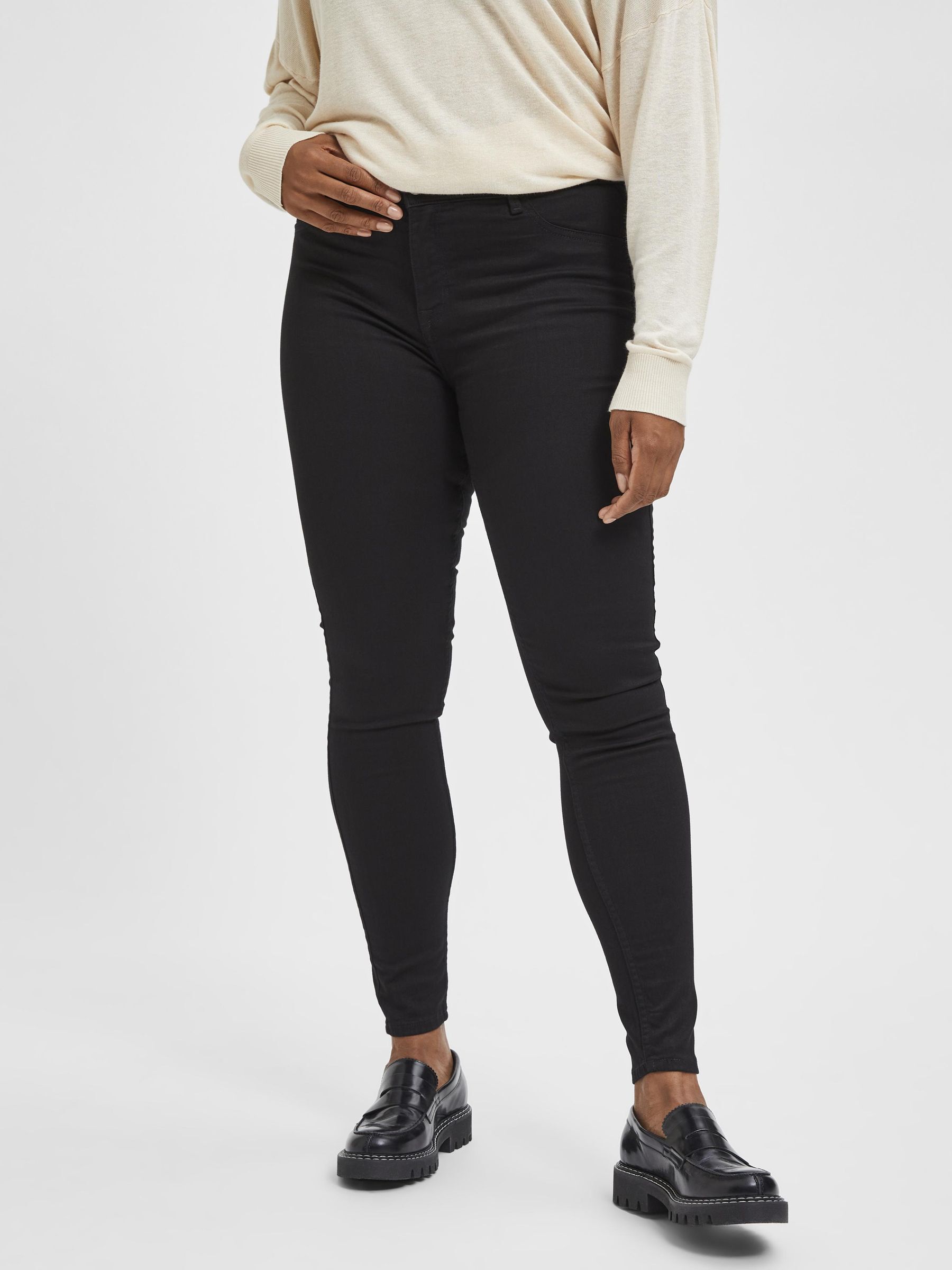 select black leggings