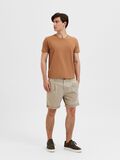 Selected CLASSIC CHINO SHORTS, Pure Cashmere, highres - 16087639_PureCashmere_005.jpg