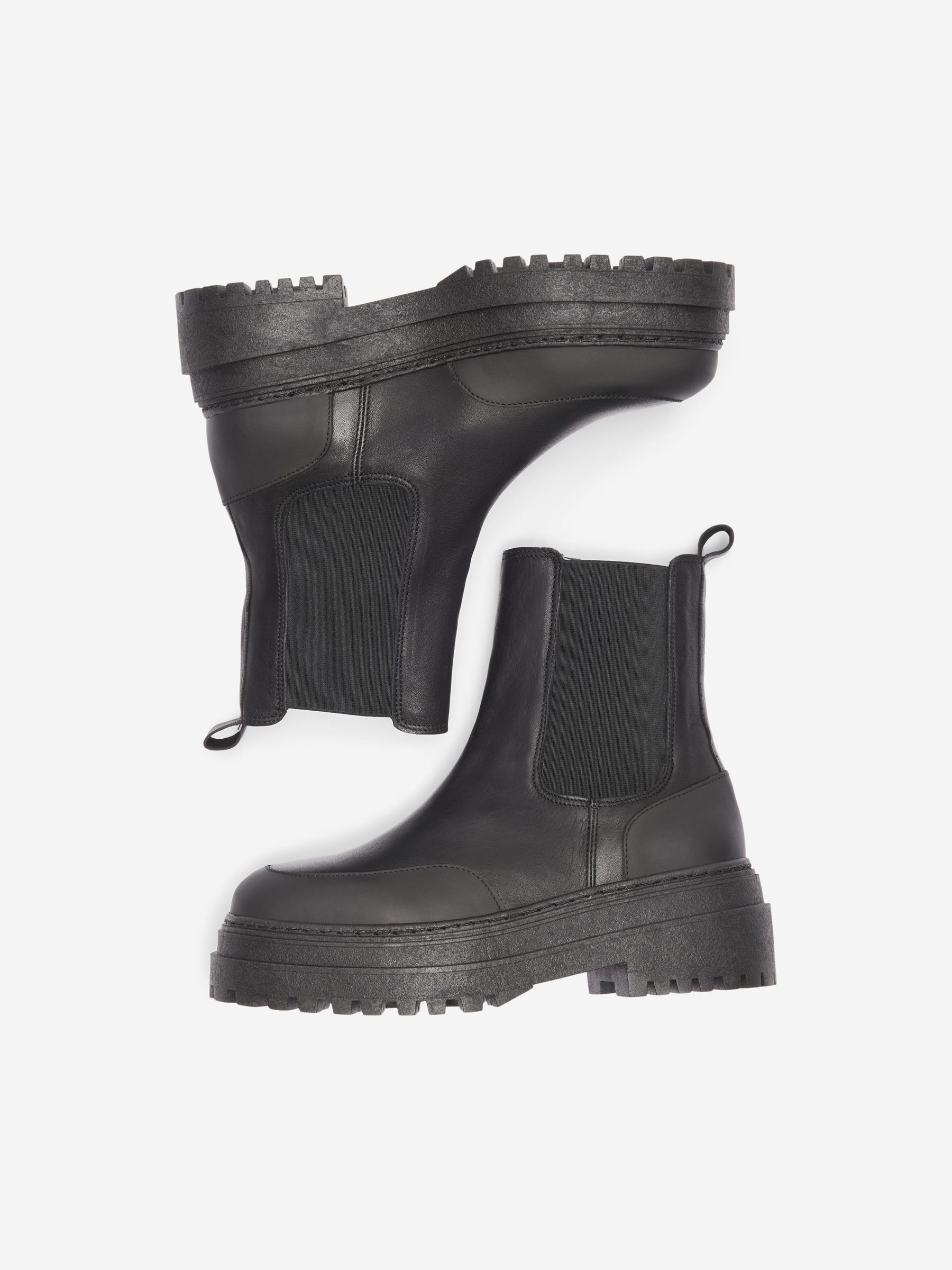 Black chunky top chelsea boots