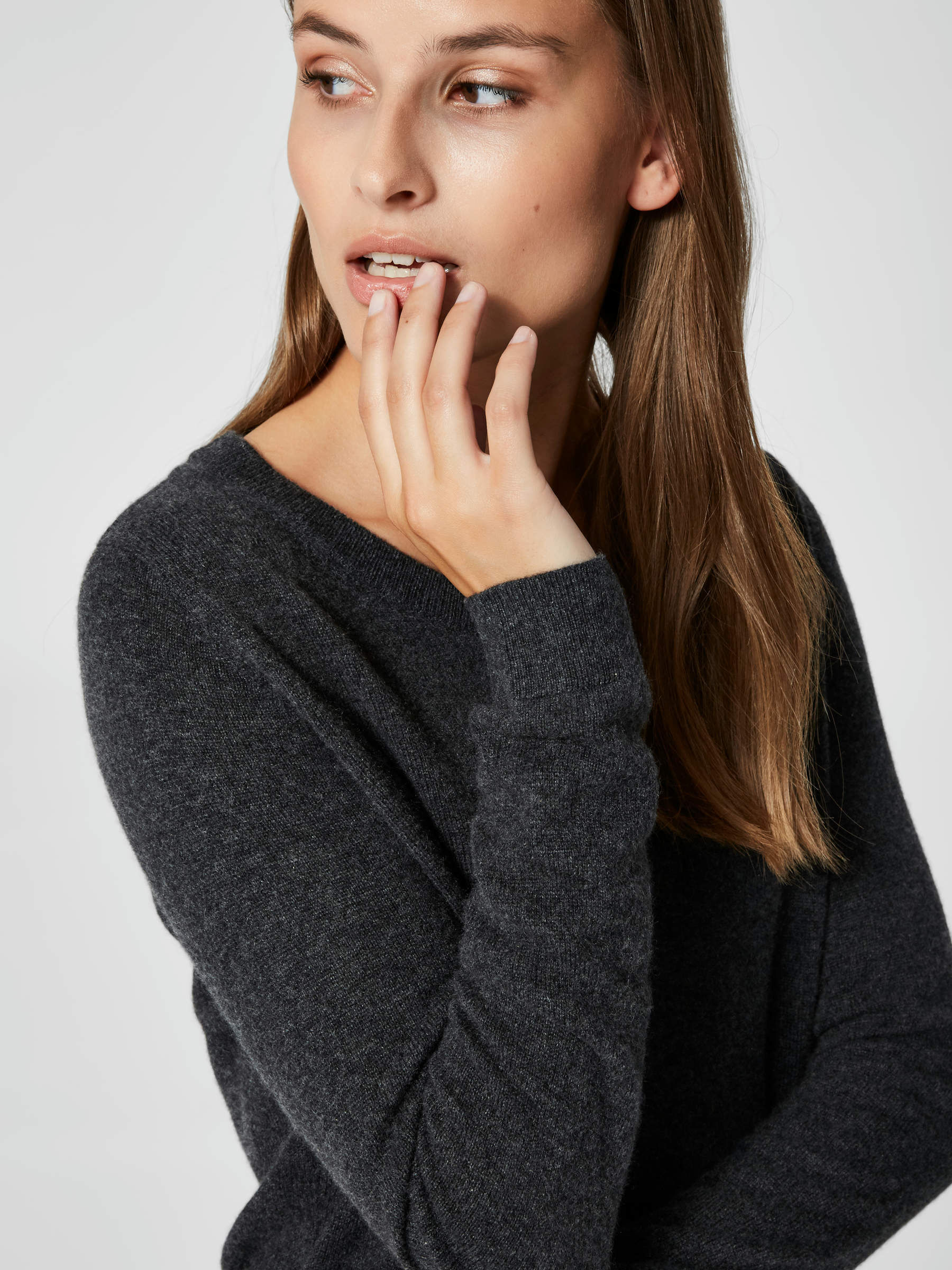 Dark grey cashmere jumper shop