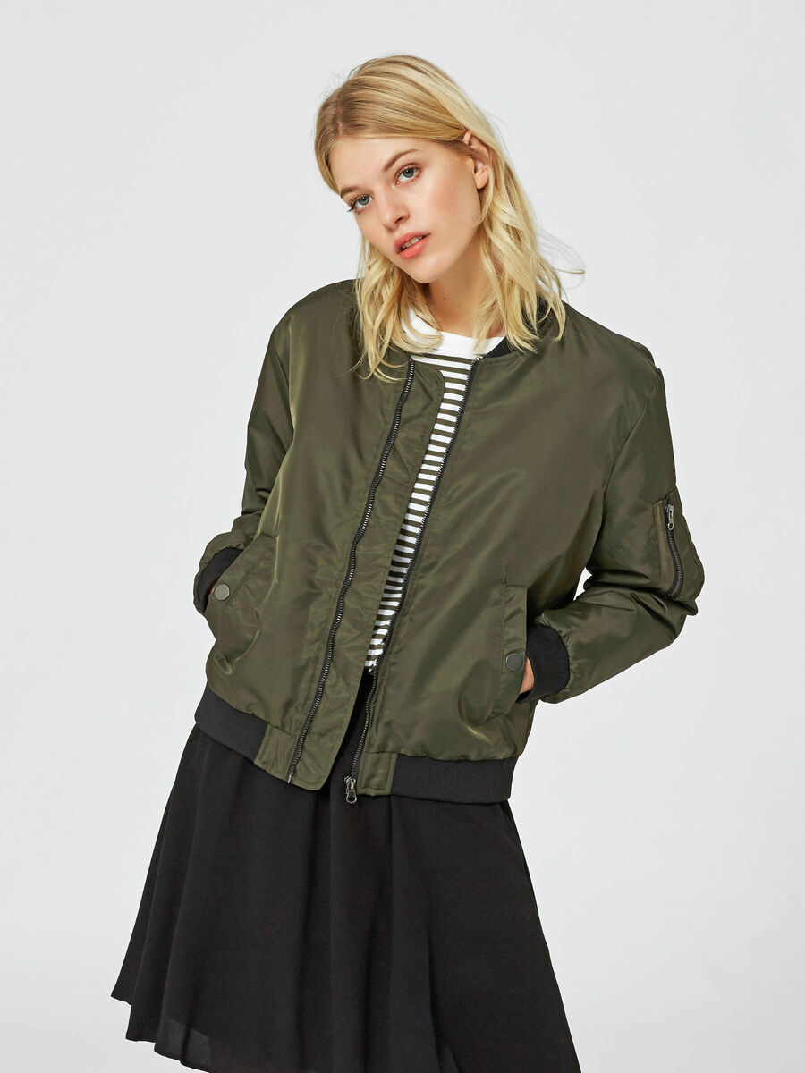 Selected BOMBER – JACKE, Forest Night, highres - 16056834_ForestNight_003.jpg