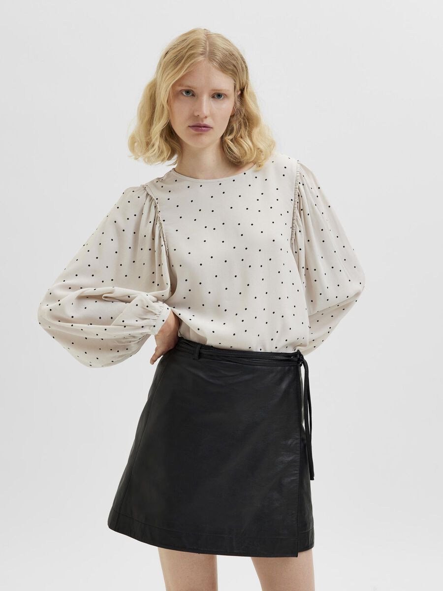 Selected PETITE DOTTED RUFFLE SHIRT, Birch, highres - 16080096_Birch_859513_003.jpg