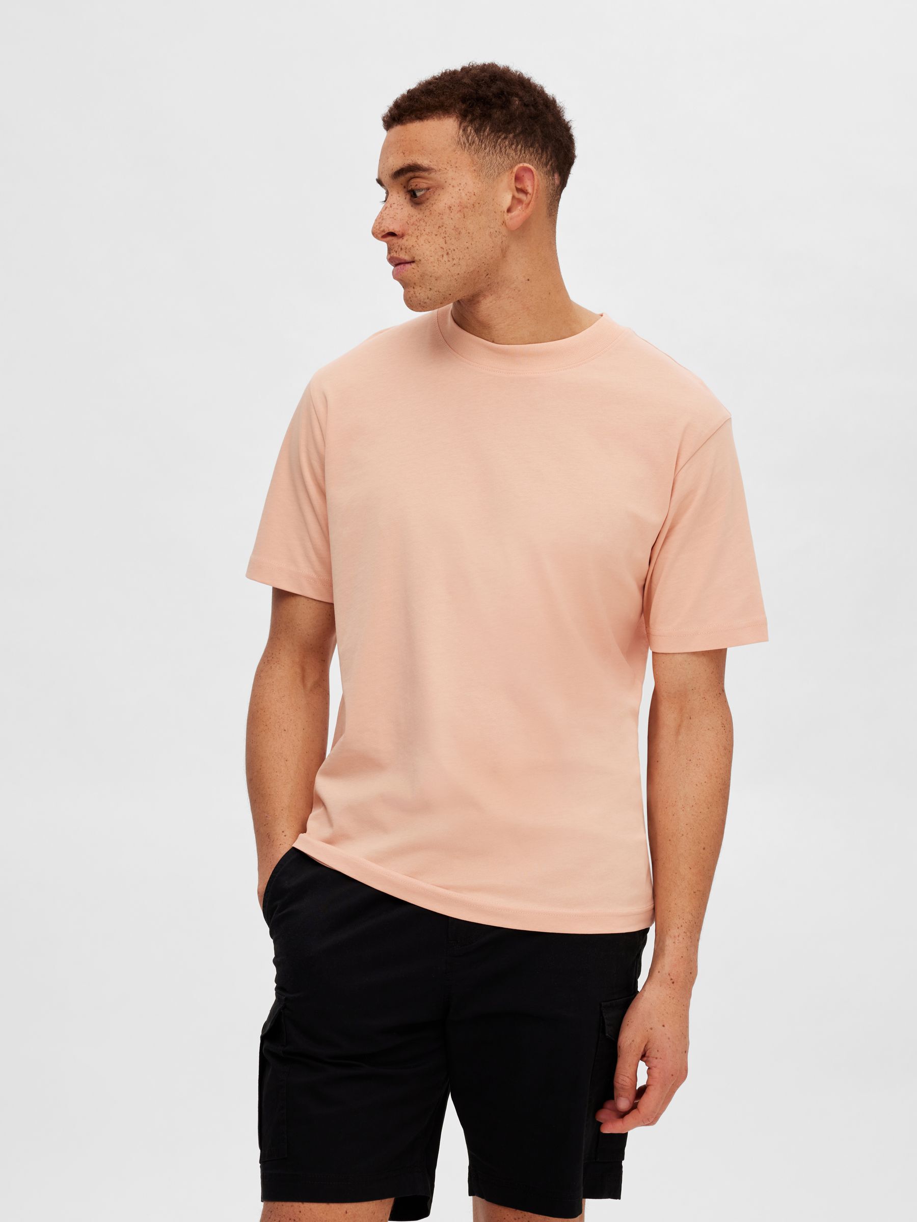 Camiseta cuello cerrado outlet