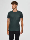 Selected CHEST POCKET - T-SHIRT, Darkest Spruce, highres - 16068836_DarkestSpruce_003.jpg