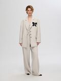 Shop the Look - slfpsy2024_content_sep_14_1747316571207_16094929_Dove_1127384_005.jpg