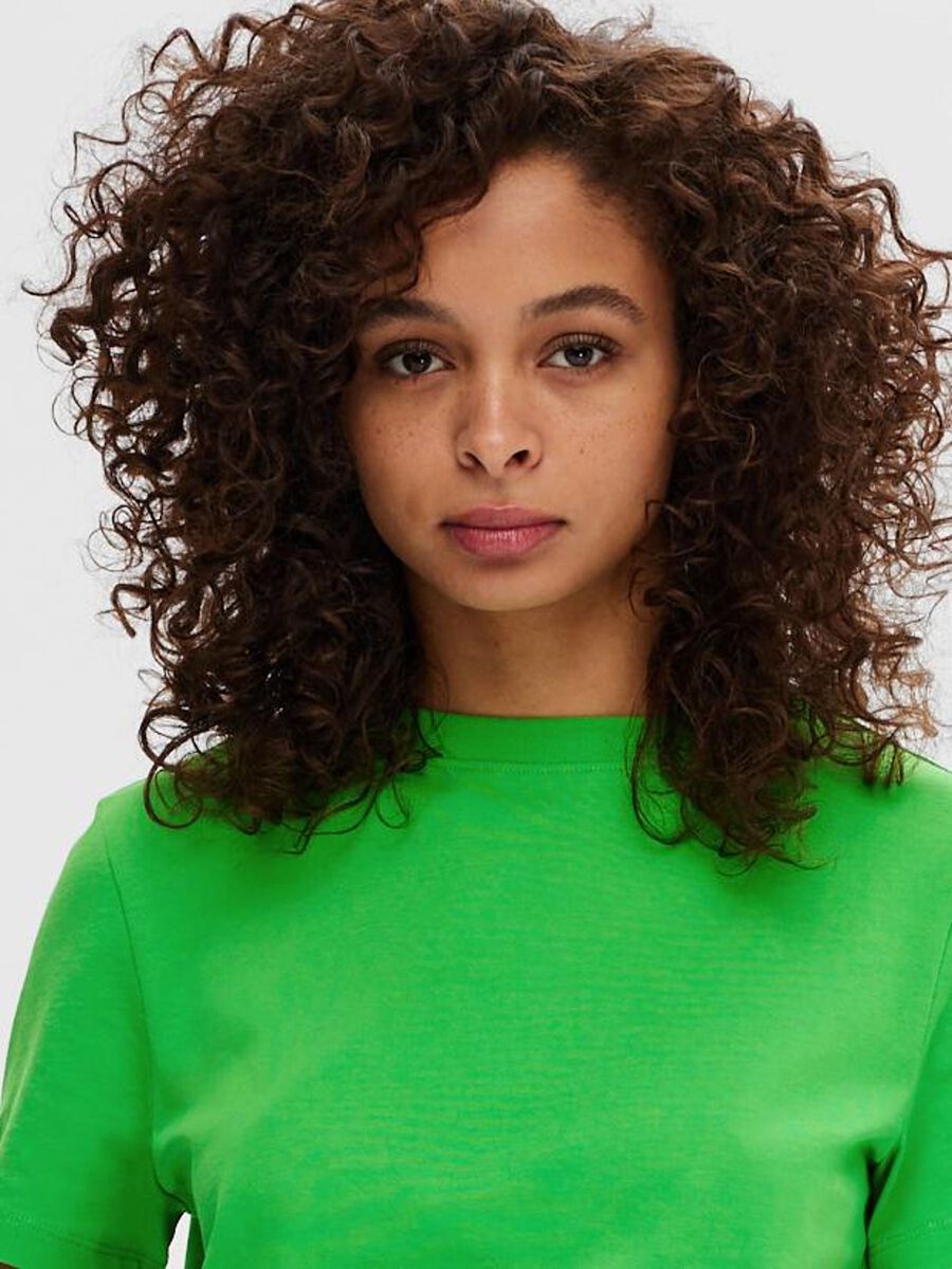 Shop the Look - slfpsy2023w50fridec35_1702639350668_16089123_ClassicGreen_005.jpg