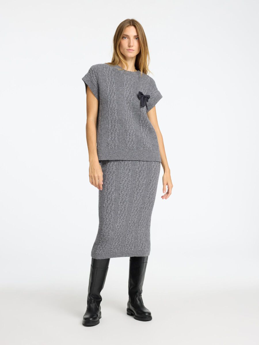 Shop the Look - slfpsy2024_content_sep_6_1747316571515_16095359_MediumGreyMelange_005.jpg