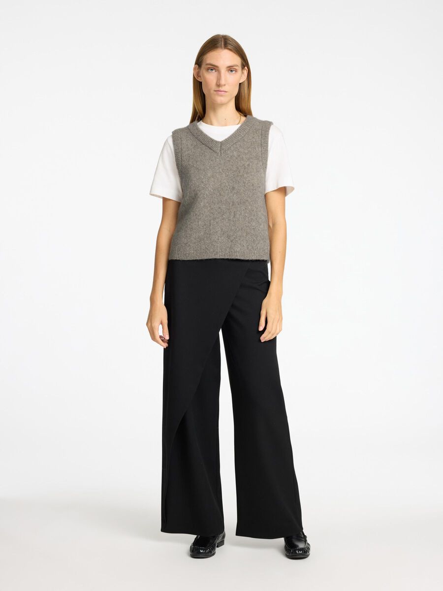 Shop the Look - slfpsy2024_content_oct_18_1747316570198_16095893_IrishCream_1153031_005.jpg