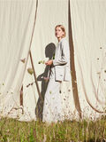 Shop the Look - slfpsy2023_content_may17_Linen_custom.jpg