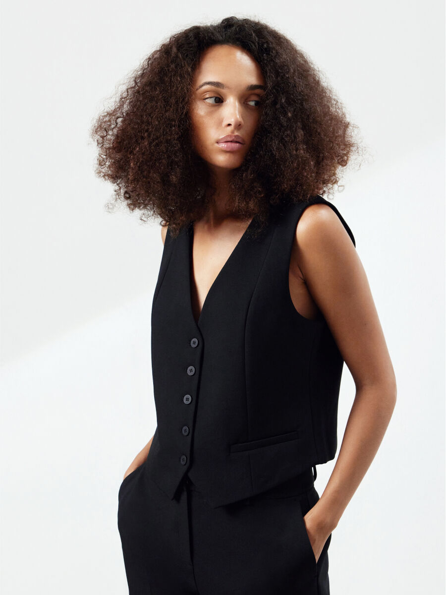 Shop the Look - slfpsy2023_content_oct_2_1695287951971_custom-0.jpg